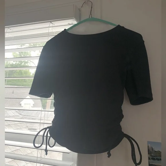 Drawstring Ruched Top - Picture 3 of 5